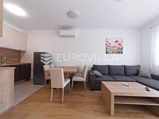 Wohnung zur Miete 800 € 1 Zimmer 46 m² 1. Geschoss Tvrda Tvrđavica