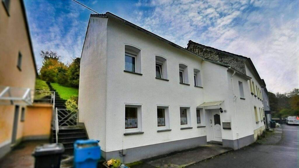 Einfamilienhaus zum Kauf 139.000 € 3 Zimmer 78 m² 629 m² Grundstück frei ab sofort Stahl Bitburg 54634