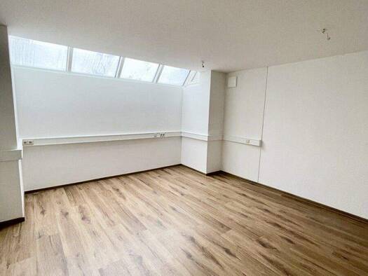 Büro zum Kauf 249.000 € 3 Zimmer Gohlis Dresden 01156