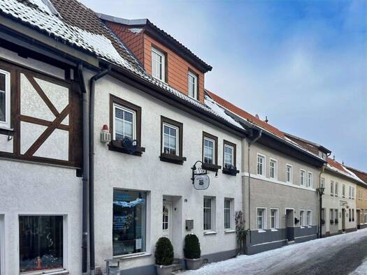 Reihenmittelhaus zum Kauf 129.000 € 6 Zimmer 143 m² 124 m² Grundstück Harzgerode 06493