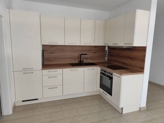 Wohnung zur Miete 1.120 € 4 Zimmer 93 m² Geschoss 1/3 frei ab sofort Rottenburg Rottenburg a. d. Laaber 84056