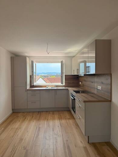 Wohnung zur Miete 910 € 4 Zimmer 87,3 m² 5. Geschoss frei ab 15.07.2025 Ekkehardstraße 34 Ekkehard - Realschule 3 Singen (Hohentwiel) 78224