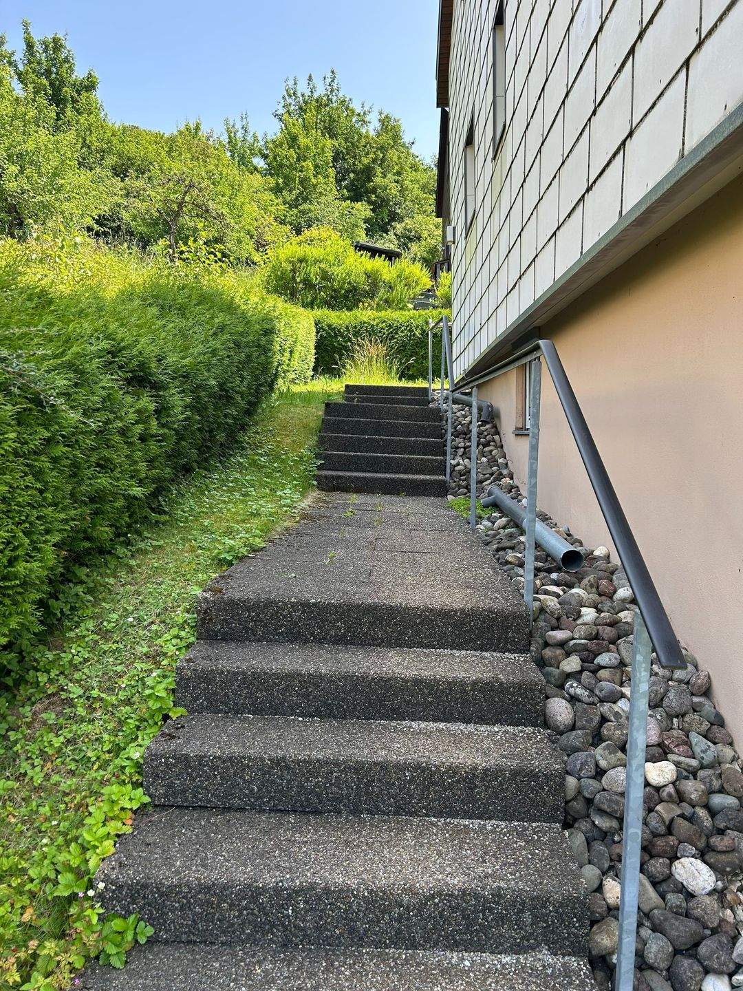 Immobilie in Oberkochen - Tolle Aussicht - viel Platz und Licht -  Doppelgarage - gute Wohngegend! - Bild 2