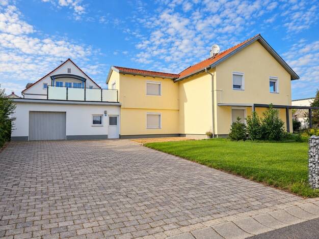 Mehrfamilienhaus zum Kauf 395.000 € 6 Zimmer 148 m² 700 m² Grundstück Osterhofen Osterhofen 94486