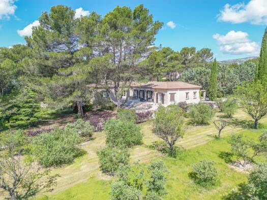 Sonstiges zum Kauf 3.200.000 € 15 Zimmer 17.000 m² Grundstück Puget 84360