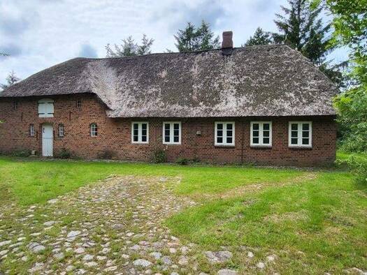 Einfamilienhaus zum Kauf 295.000 € 6 Zimmer 225,1 m² 18.539 m² Grundstück Lindholm Risum-Lindholm 25920