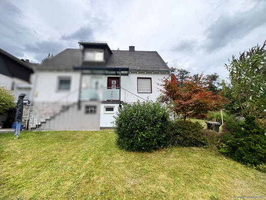 Doppelhaushälfte zum Kauf 129.000 € 3 Zimmer 67 m² 694 m² Grundstück Meschede 59872