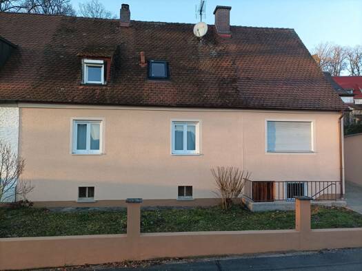 Wohnung zur Miete 850 € 3 Zimmer 84 m² Geschoss 1/2 frei ab 01.01.2026 Langenzenn 90579