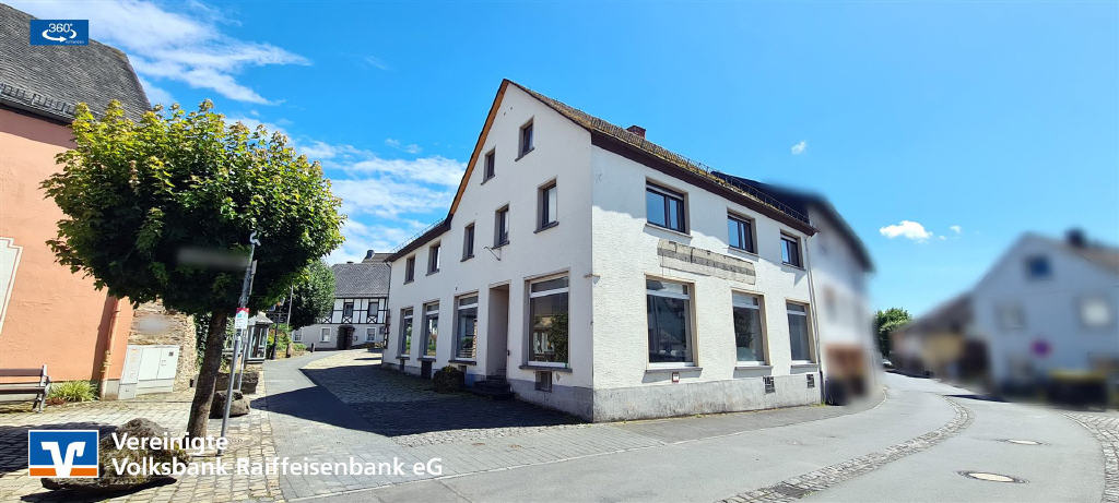 Wohn- und Geschäftshaus zum Kauf als Kapitalanlage geeignet 179.000 € 7 Zimmer 309 m²<br/>Fläche 205 m²<br/>Grundstück Ulmen Ulmen 56766