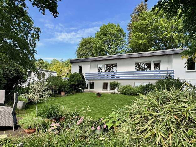 Mehrfamilienhaus zum Kauf 1.599.000 € 9 Zimmer 272 m² 1.055 m² Grundstück Neuenhain Bad Soden 65812