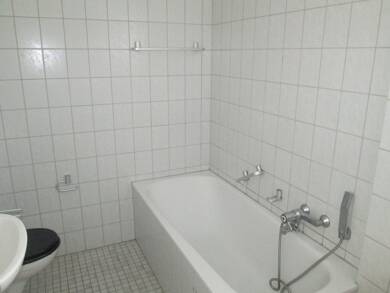 Wohnung zur Miete 449 € 2 Zimmer 60,8 m² Dachgeschoss, 2. Geschoss Düsseldorfer Str. 12 Hageberg Wolfsburg 38440