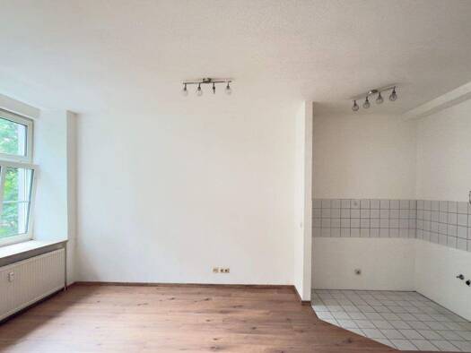 Wohnung zum Kauf 129.900 € 1 Zimmer 36 m² 2. Geschoss frei ab sofort Steinbühl Weiterer Innenstadtgürtel Süd 90459