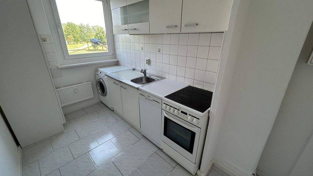 Wohnung zur Miete 294 € 2 Zimmer 50,7 m² 1. Geschoss Helmut-Welz-Straße 9 Aschersleben 06449