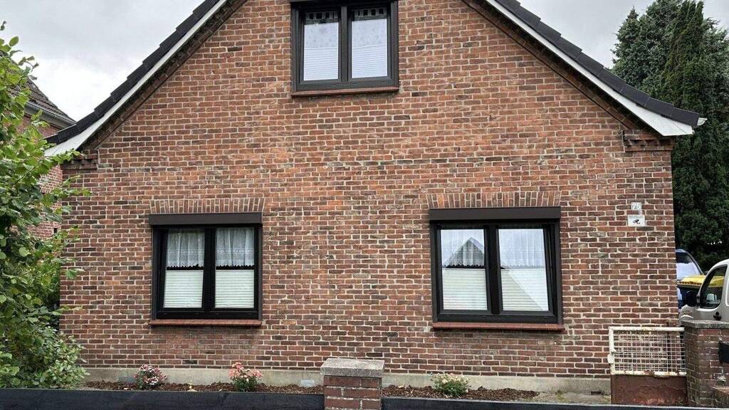 Einfamilienhaus zum Kauf 420.000 € 10 Zimmer 180 m² 697 m² Grundstück Uetersen 25436