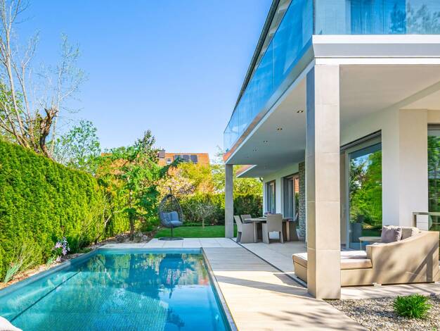 Villa zum Kauf 2.580.000 € 10 Zimmer 276,3 m² 546 m² Grundstück Unterpfaffenhofen Germering 82110