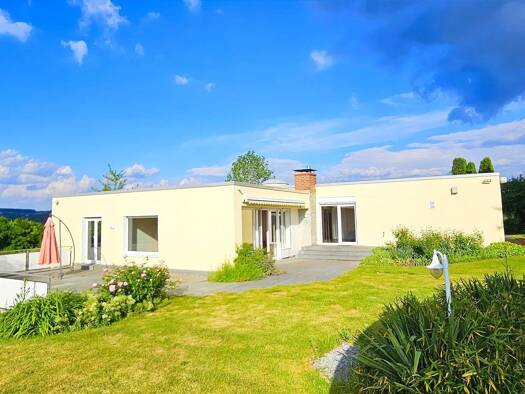 Villa zum Kauf 990.000 € 6 Zimmer 205 m² 1.885 m² Grundstück frei ab sofort Engen Engen 78234