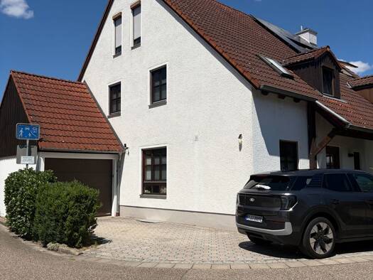 Doppelhaushälfte zum Kauf provisionsfrei 658.000 € 5 Zimmer 148 m² 246 m² Grundstück Neutraubling 93073
