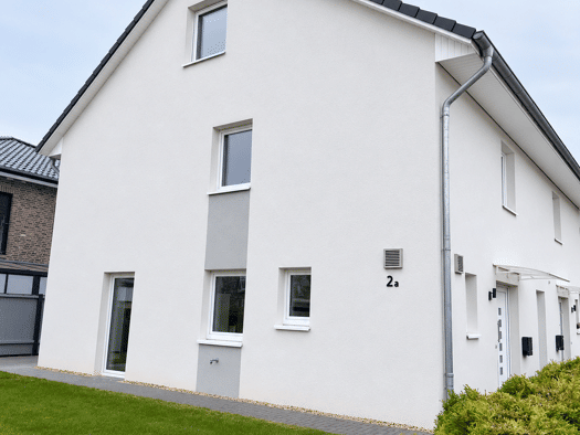 Doppelhaushälfte zum Kauf 439.000 € 5 Zimmer 119 m² 309 m² Grundstück frei ab sofort Am Wasserwerk 2 a Barmstedt 25355