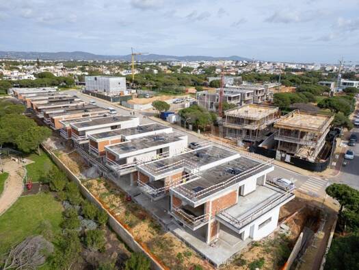 Haus zum Kauf 1.400.000 € 225 m² 487 m² Grundstück Montenegro 8005