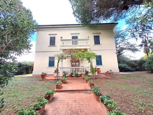 Villa zum Kauf 2.400.000 € 20 Zimmer 900 m² 240.000 m² Grundstück Cecina