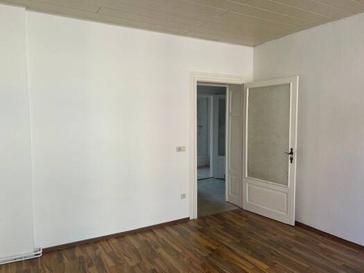 Wohnung zur Miete 365 € 1 Zimmer 38 m² 1. Geschoss frei ab sofort Arnstadt Arnstadt 99310