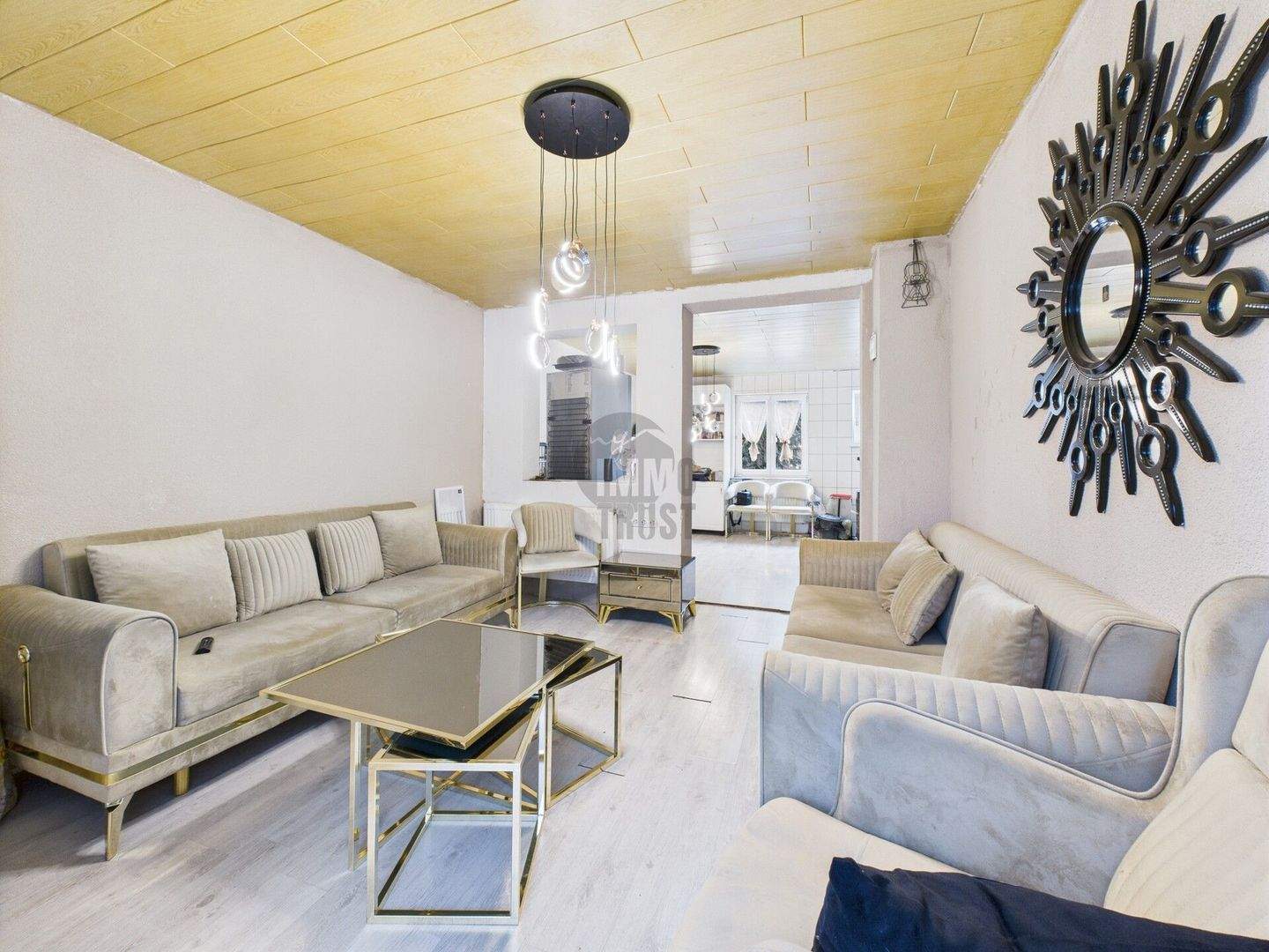 Immobilie in Neu-Ulm - HELL UND RUHIG: HOCHPARTERRE MIT WINTERGARTEN UND GEMEINSCHAFTSGARTEN - Bild 2