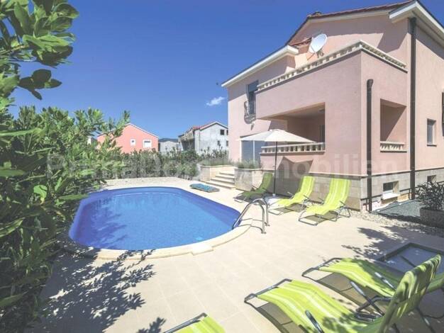Einfamilienhaus zum Kauf 870.000 € 5 Zimmer 200 m² 500 m² Grundstück Kaštel Lukšić 21215