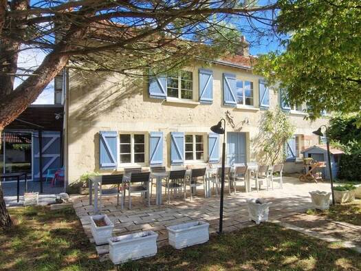 Haus zum Kauf 582.400 € 330 m² 26.150 m² Grundstück Luzé 37120