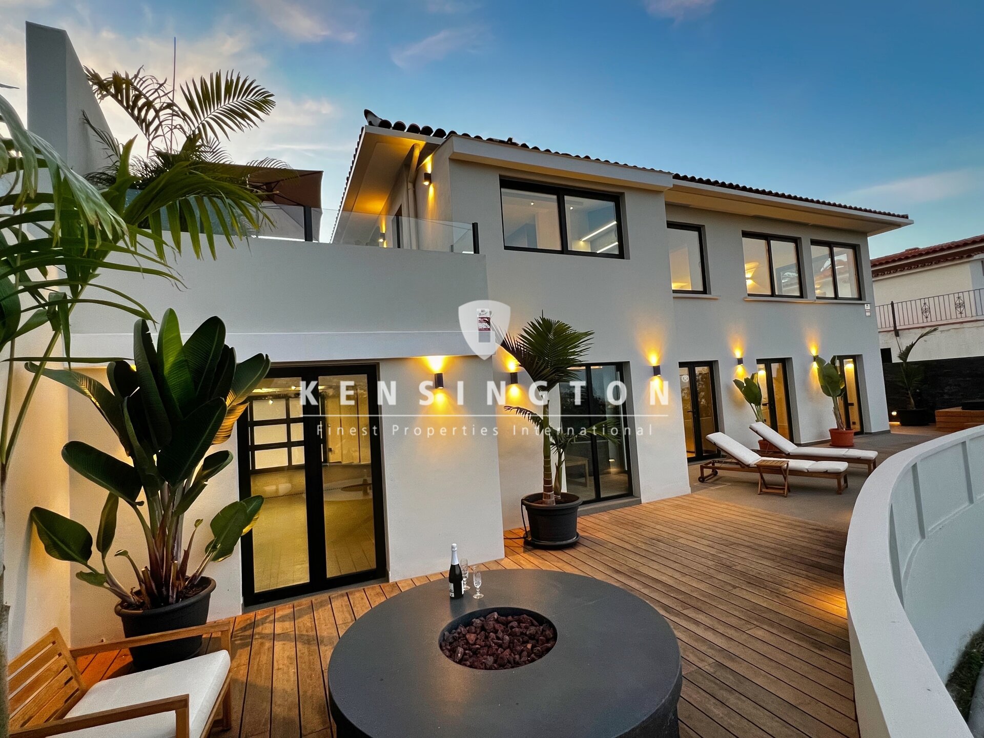 Villa zum Kauf 1.175.000 € 8 Zimmer 340 m²<br/>Wohnfläche 600 m²<br/>Grundstück Puerto de la Cruz 38400