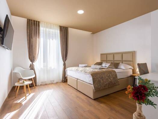 Wohnung zum Kauf 990.000 € 5 Zimmer 130 m² Geschoss 1/3 Ulica fra Bone Razmilovića 4B Split 21000
