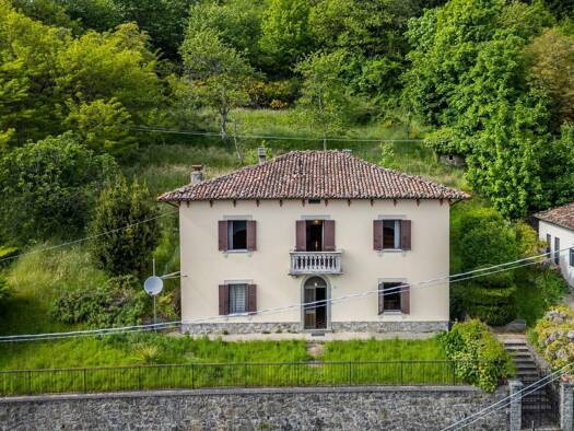 Haus zum Kauf 150.000 € 4 Zimmer 282 m² 1.825 m² Grundstück frei ab sofort Castiglione di Garfagnana