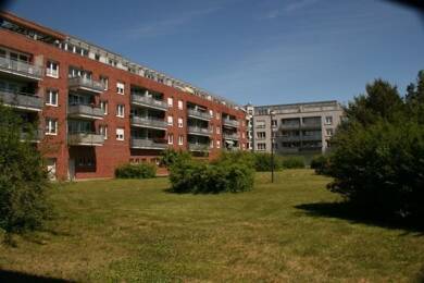 Wohnung zur Miete 679 € 3 Zimmer 75,5 m² 1. Geschoss frei ab 01.08.2025 Joliot-Curie-Allee 44 Toitenwinkel Rostock 18147