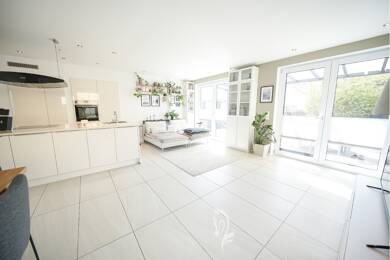 Doppelhaushälfte zum Kauf 759.000 € 7 Zimmer 197 m² 439 m² Grundstück frei ab 31.12.2025 Waldbrunn 97295