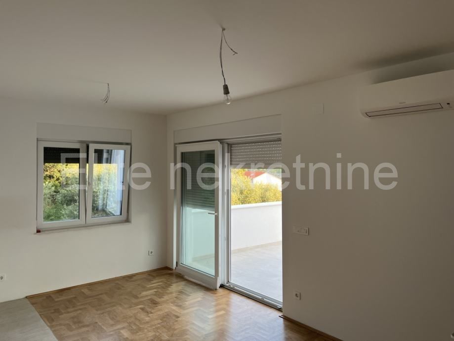 Wohnung zum Kauf 350.000 € 2 Zimmer 100 m²<br/>Wohnfläche 1.<br/>Geschoss Rab Kampor