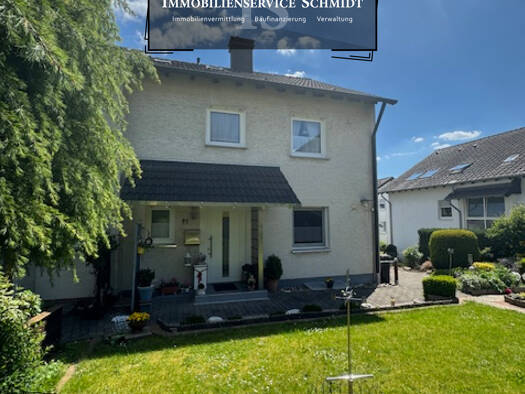 Doppelhaushälfte zum Kauf 245.000 € 7 Zimmer 117 m² 409 m² Grundstück Hinterm Bahnhof Neuenrade Neuenrade 58809