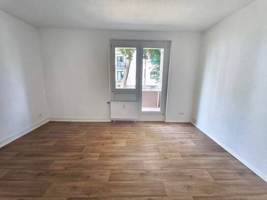 Wohnung zur Miete 471 € 4 Zimmer 72,3 m² EG Arthur-Scheibner-Straße 7 Merseburg Merseburg 06217