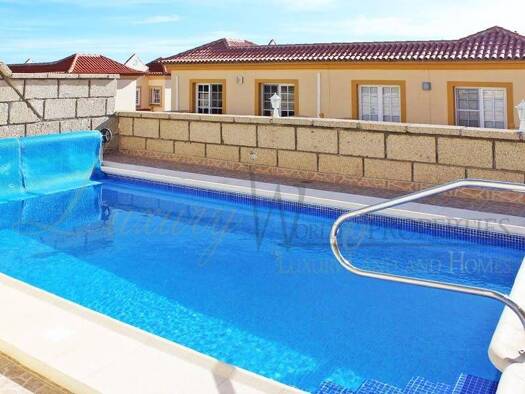 Chalet zum Kauf 885.000 € 3 Zimmer 300 m² Avenida Kurt Konrad Mayer Adeje 38660