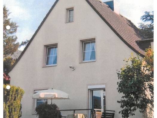 Einfamilienhaus zum Kauf 230.000 € 1 Zimmer 120 m² 650 m² Grundstück Helmstedt Helmstedt 38350