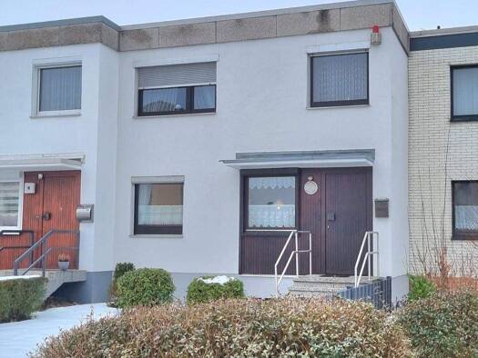 Reihenhaus zum Kauf 365.000 € 6 Zimmer 126 m² 225 m² Grundstück frei ab sofort Pattensen 30982