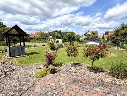 Mehrfamilienhaus zum Kauf 399.000 € 9 Zimmer 190 m² 1.046 m² Grundstück frei ab sofort Barsinghausen 30890