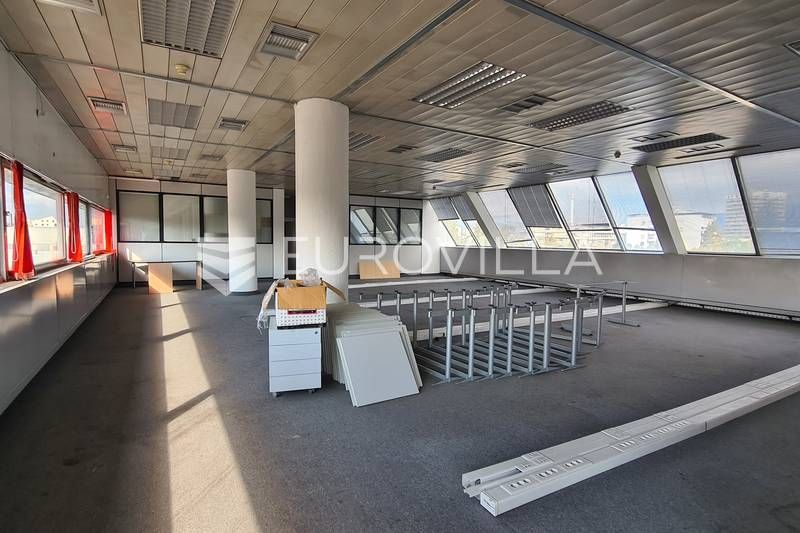 Büro-/Praxisfläche zum Kauf 881.600 € Cvjetno naselje Trnje 10000