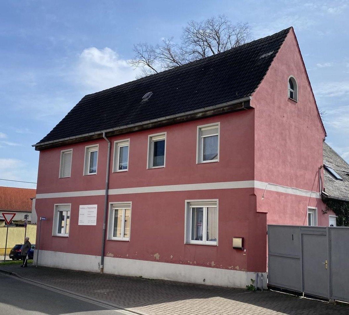 Wohnung zur Miete 600 € 4 Zimmer 126 m²<br/>Wohnfläche 1.<br/>Geschoss Weinberg 1 Nienburg Nienburg (Saale) 06429