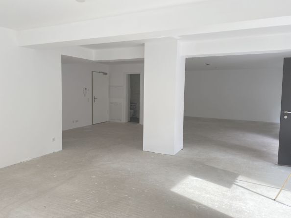 Bürofläche zur Miete 2.060 € 1 Zimmer 143 m²<br/>Bürofläche Zentrum Regensburg 93047