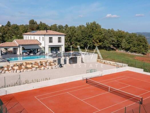 Haus zum Kauf 4 Zimmer 450 m² Rakotule, Karojba Karojba