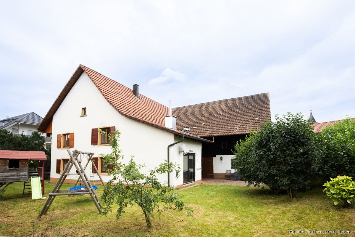 Einfamilienhaus zum Kauf 470.000 € 6 Zimmer 137,5 m²<br/>Wohnfläche 835 m²<br/>Grundstück Wallbach Bad Säckingen / Wallbach 79713