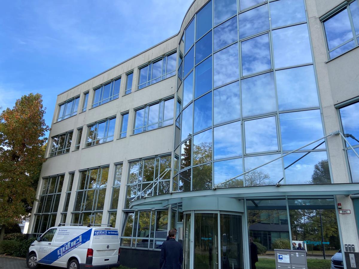 Bürogebäude zur Miete 10,50 € 724 m²<br/>Bürofläche ab 724 m²<br/>Teilbarkeit Stahldorf Krefeld 47807