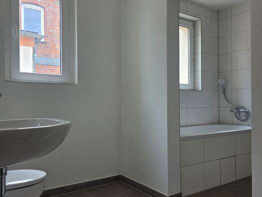 Wohnung zur Miete 884 € 4,5 Zimmer 104 m² Geschoss 2/2 frei ab sofort Waisenhausstraße 8 Welzow Welzow 03119