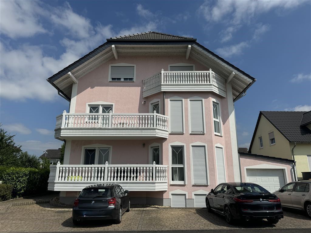 Mehrfamilienhaus zum Kauf 985.000 € 12 Zimmer 388 m²<br/>Wohnfläche 468 m²<br/>Grundstück Ennerich Runkel , Lahn 65594