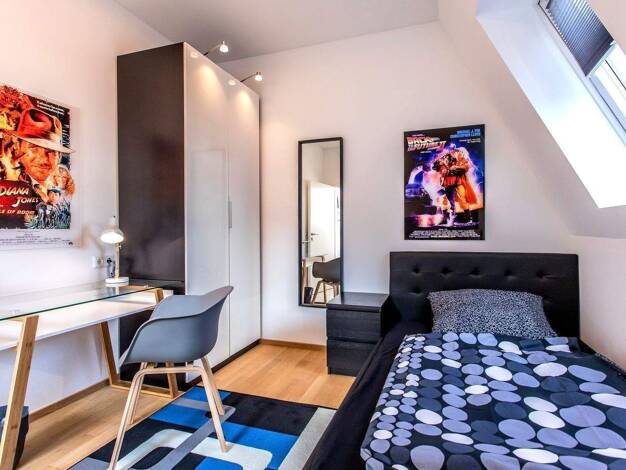 WG-Zimmer zur Miete Wohnen auf Zeit 690 € 20 m² Dachgeschoss, 5. Geschoss frei ab 15.10.2025 Münchener Straße 00 Bahnhofsviertel Frankfurt am Main 60329