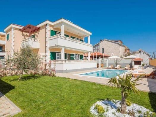 Haus zur Miete 2.500 € 4 Zimmer 170 m² Kastel Stari Kaštel Stari